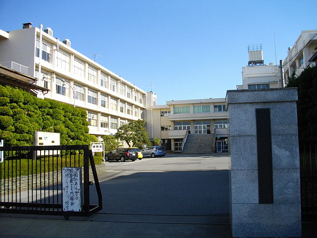 schoolImg